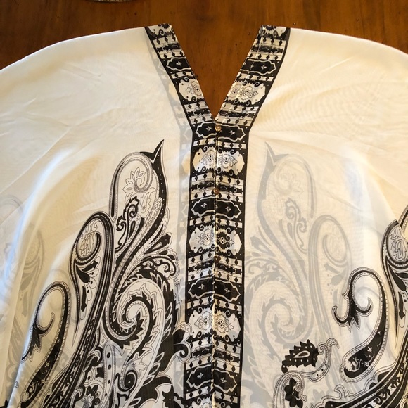 Sheer lace over throw for beach or for tanks - Picture 4 of 8